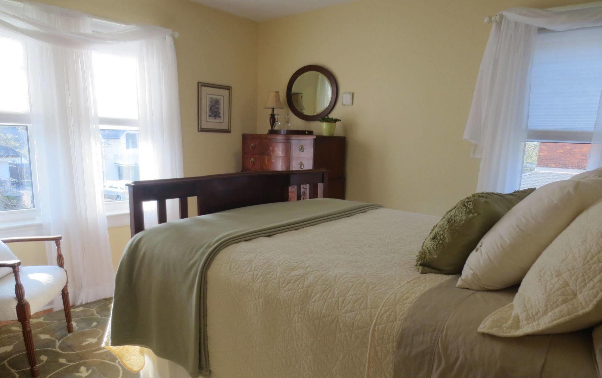 Robinsong Bed and Breakfast Thorold Buitenkant foto